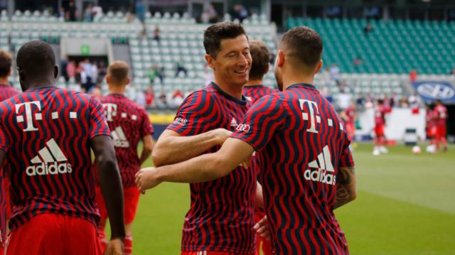 【德甲】斯塔尼希奇莱万破门 拜仁客场2比2狼堡收官